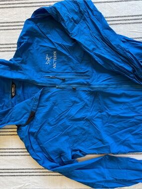 Arc'teryx Blue Lightweight Hooded Waterproof Rain Shell Jacket